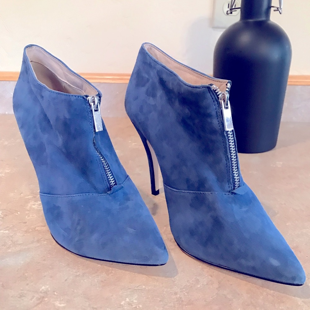 Aldo blue suede healed dress shoe. Size 10